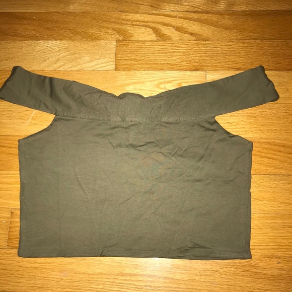 Tigermist green off the shoulder crop top - Picture 2 of 3